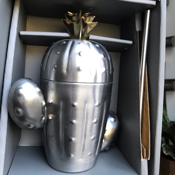 🌵 🍍24 oz Stainless/gold tone cactus tumbler - Picture 2 of 13